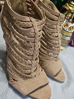 LC Lauren Conrad Braided Strappy Peep-Toe Sandle Heels - Taupe Size 6